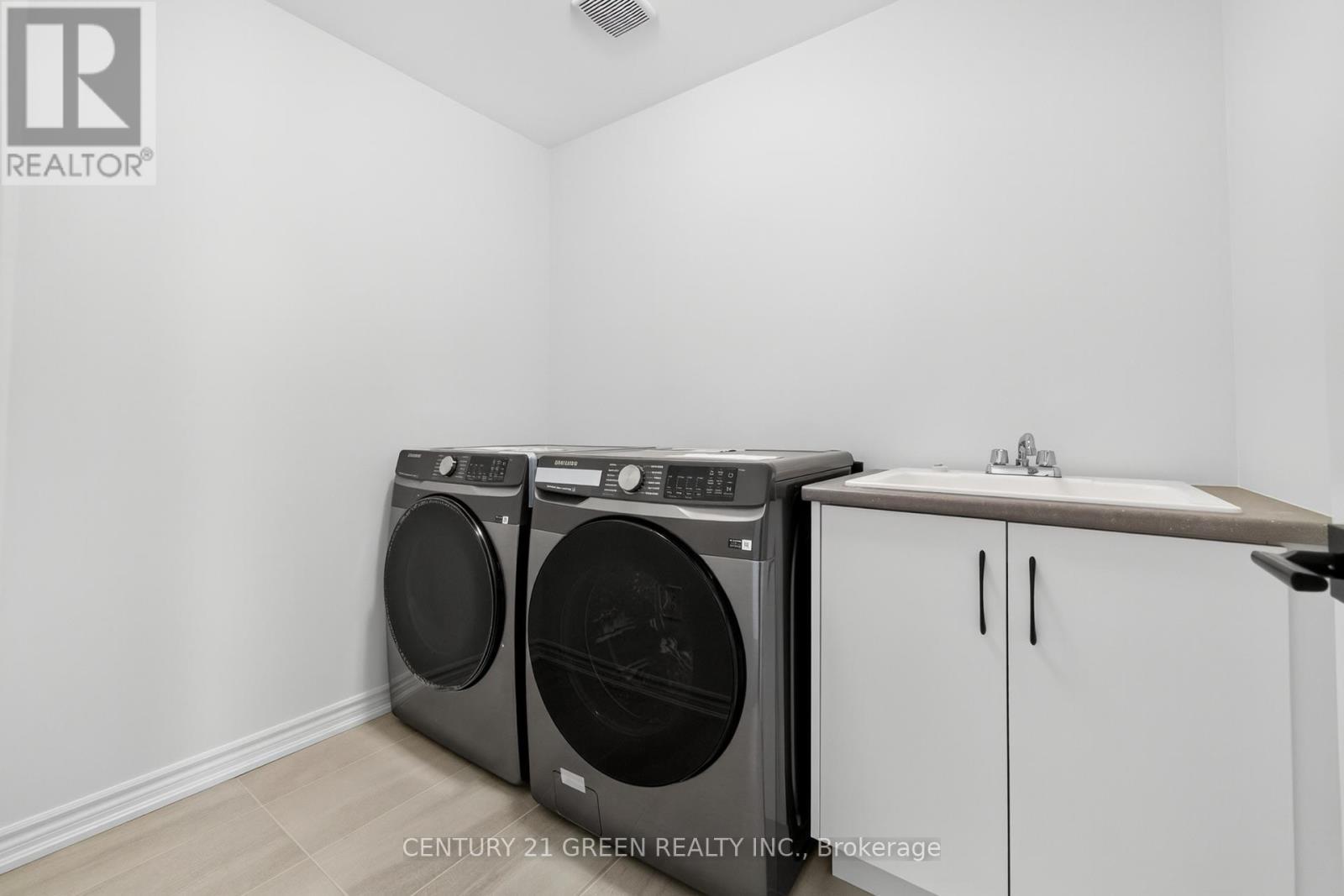 1473 Savoline Boulevard, Milton, ON - Indoor Photo Showing Laundry Room