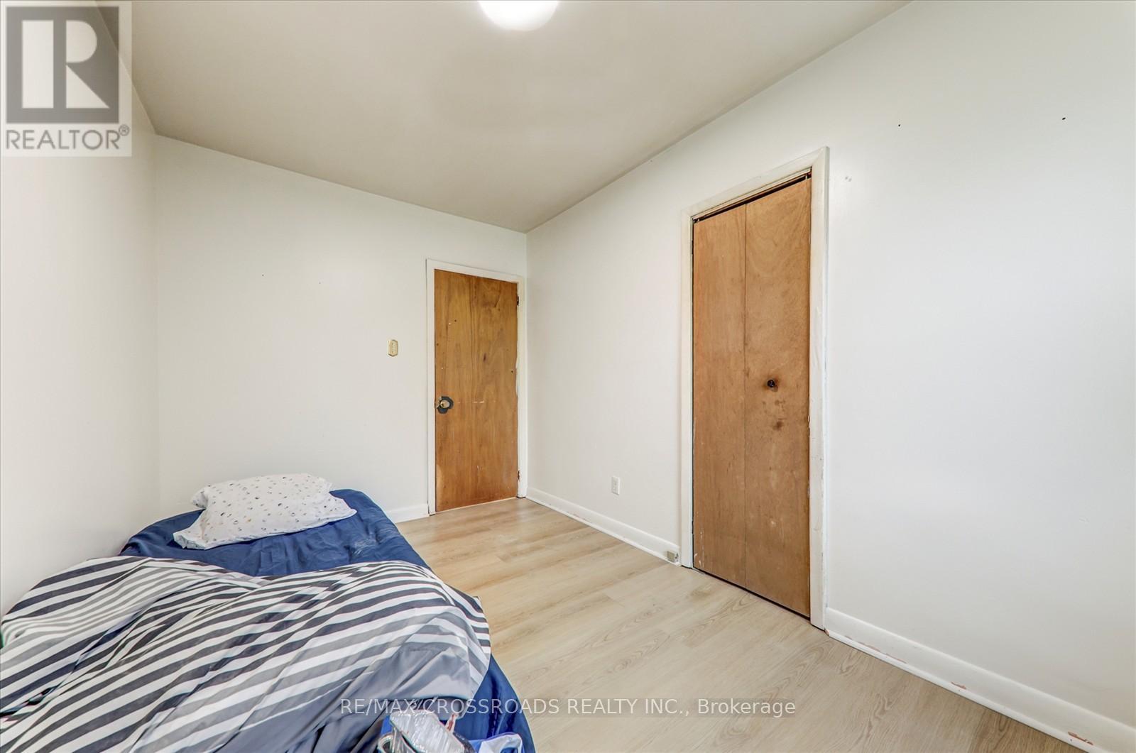 9 Euclid Avenue, Toronto, ON - Indoor Photo Showing Bedroom