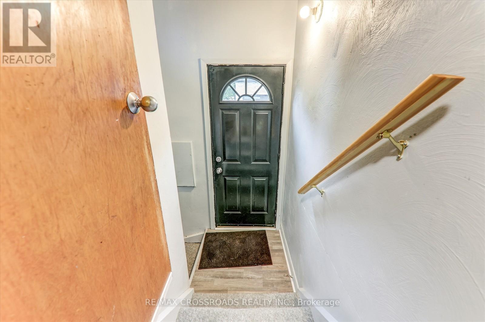 9 Euclid Avenue, Toronto, ON - Indoor Photo Showing Other Room