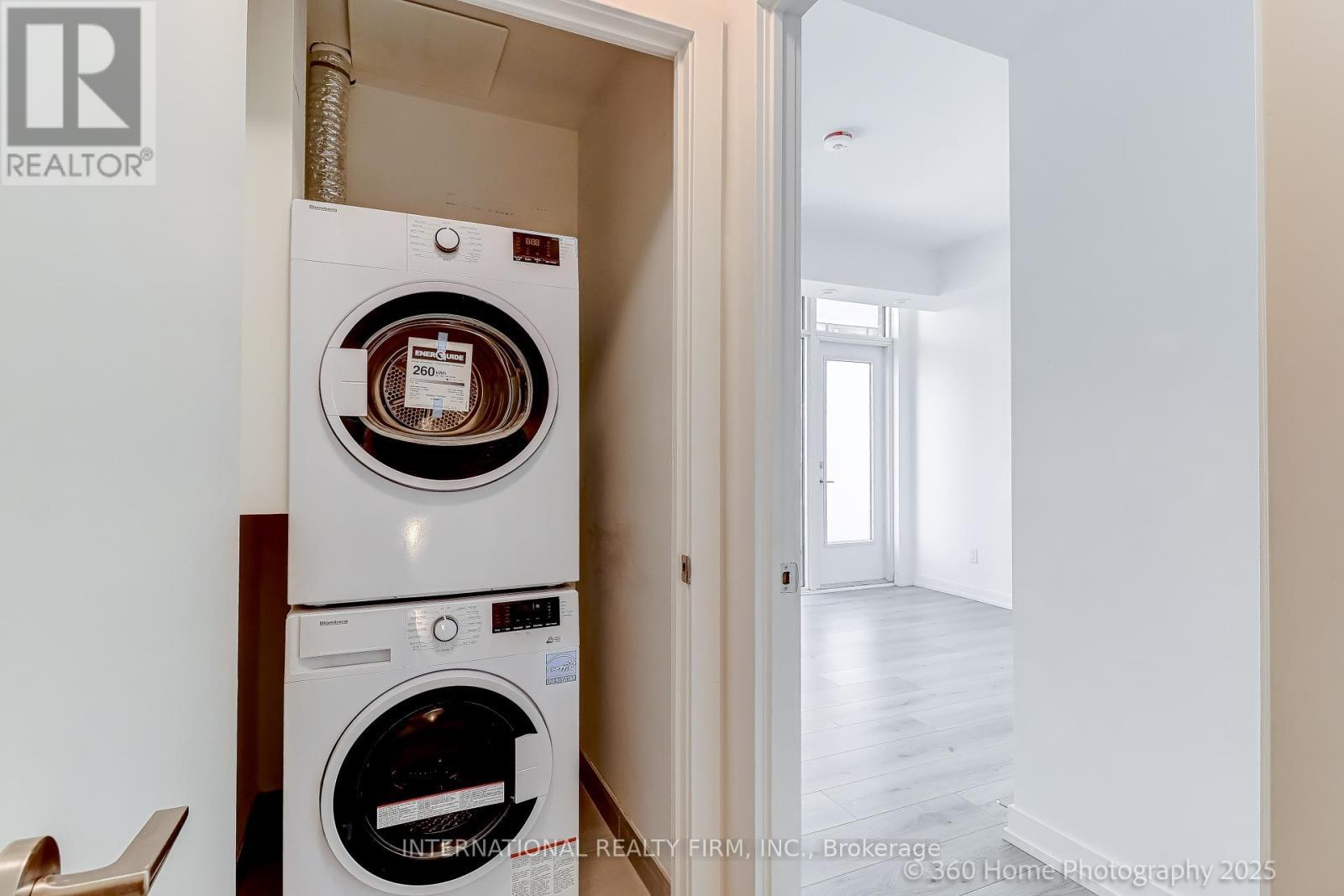 12 - 851 Sheppard Avenue W, Toronto, ON - Indoor Photo Showing Laundry Room