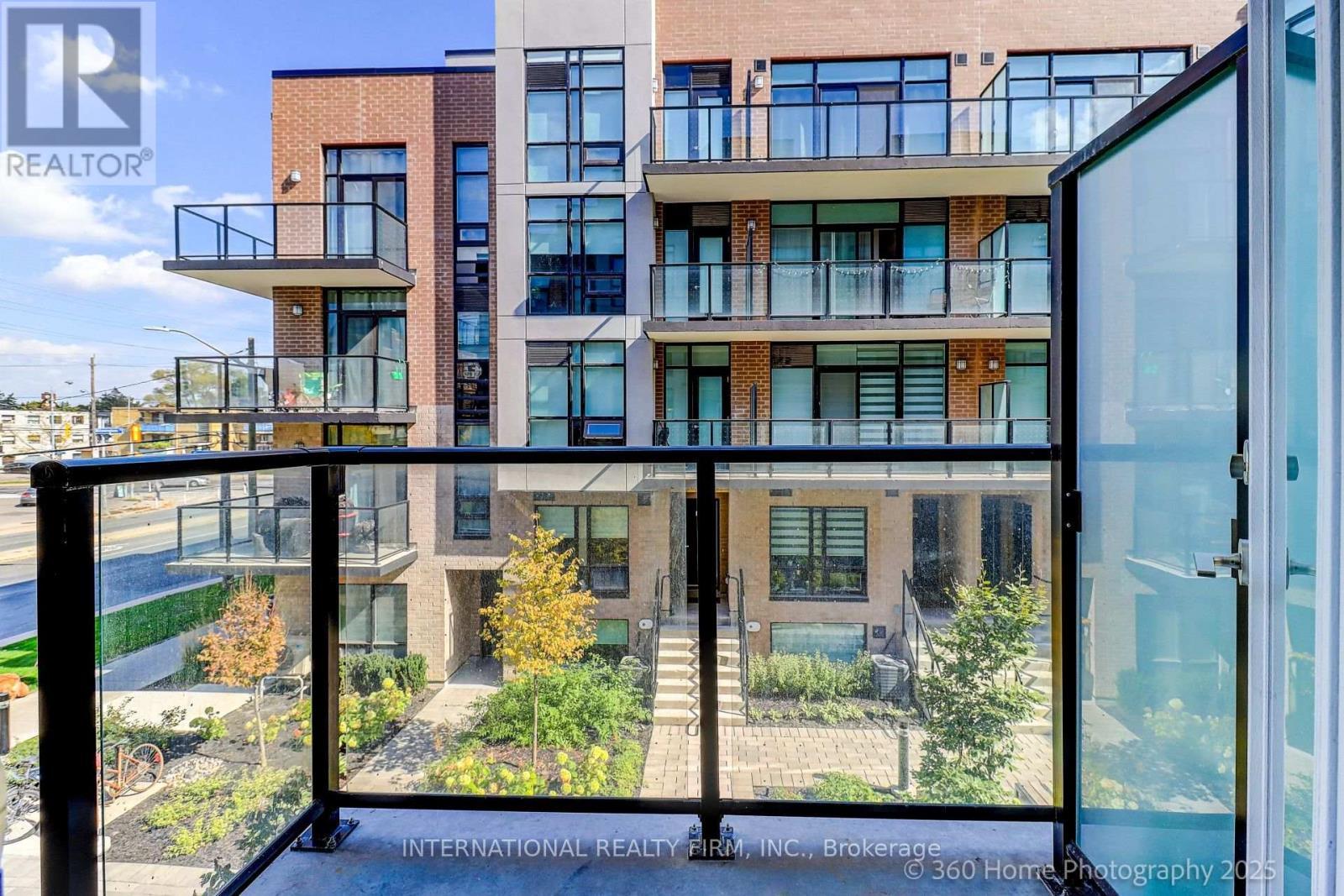 12 - 851 Sheppard Avenue W, Toronto, ON - Outdoor