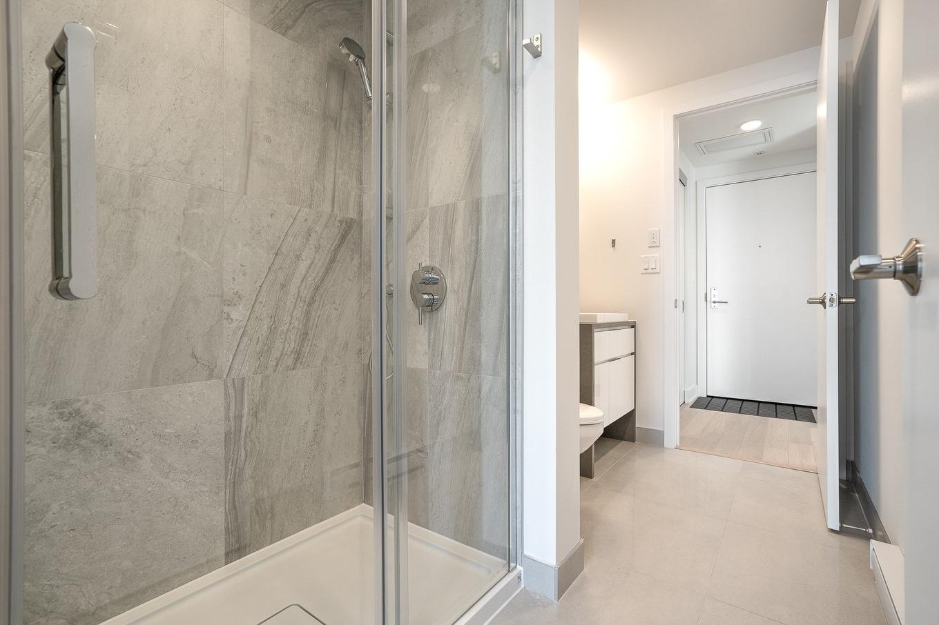 Bathroom - 713-1288 Rue St-Antoine O., Montréal (Ville-Marie), QC - Indoor Photo Showing Bathroom