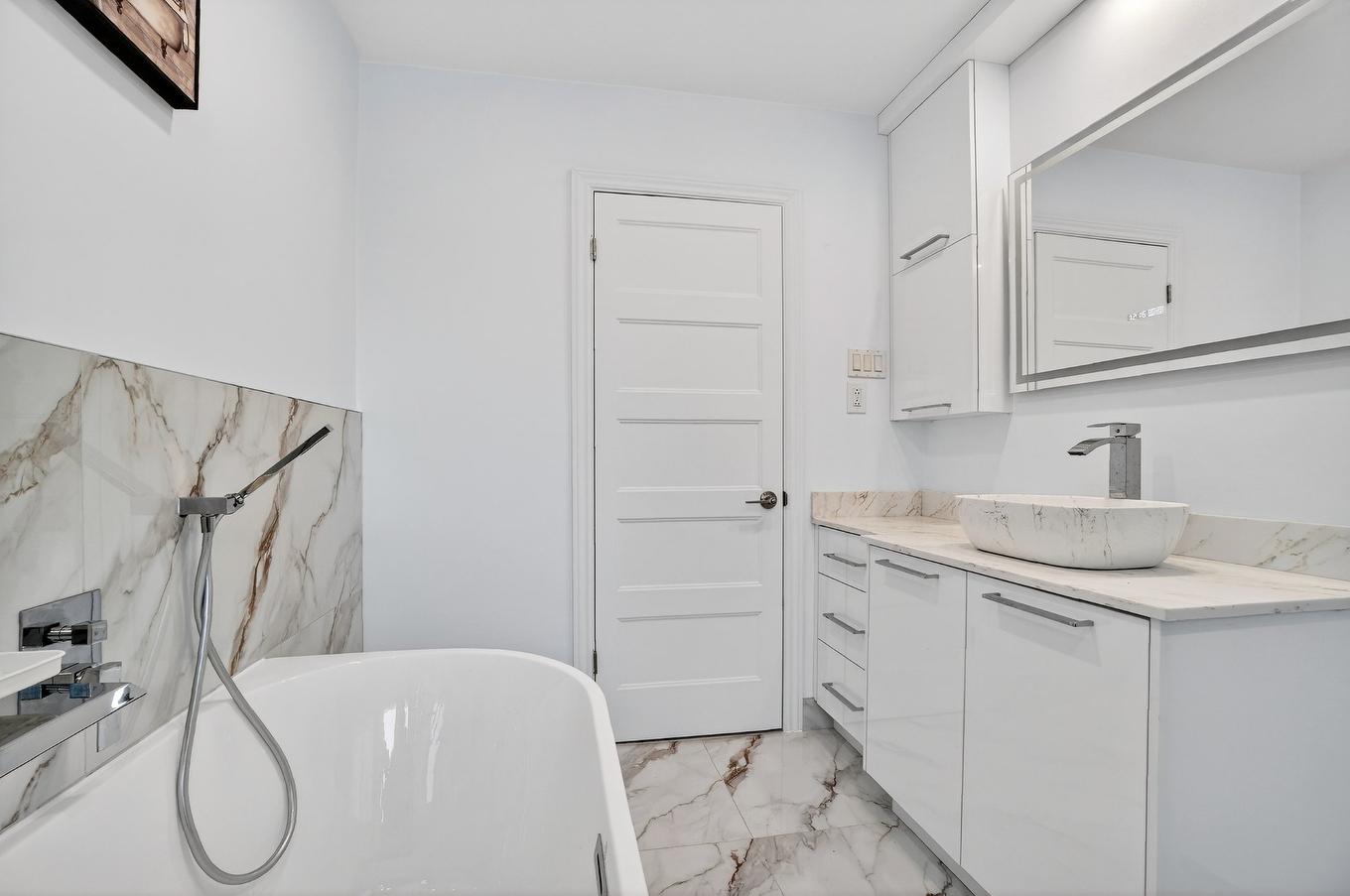 Salle de bains - 918 Rue Ouimet, Terrebonne (Terrebonne), QC - Indoor Photo Showing Bathroom