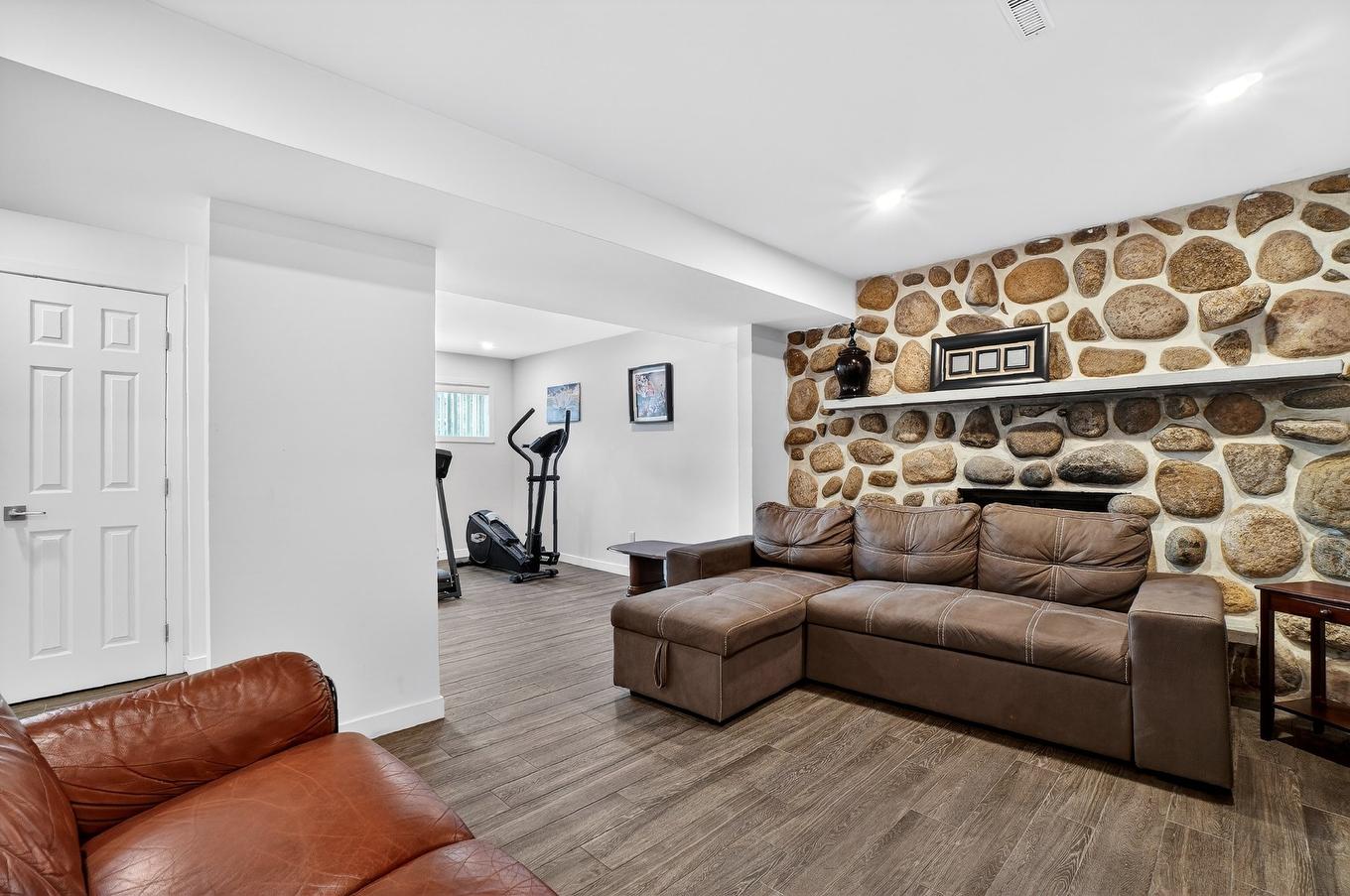 Salle familiale - 918 Rue Ouimet, Terrebonne (Terrebonne), QC - Indoor