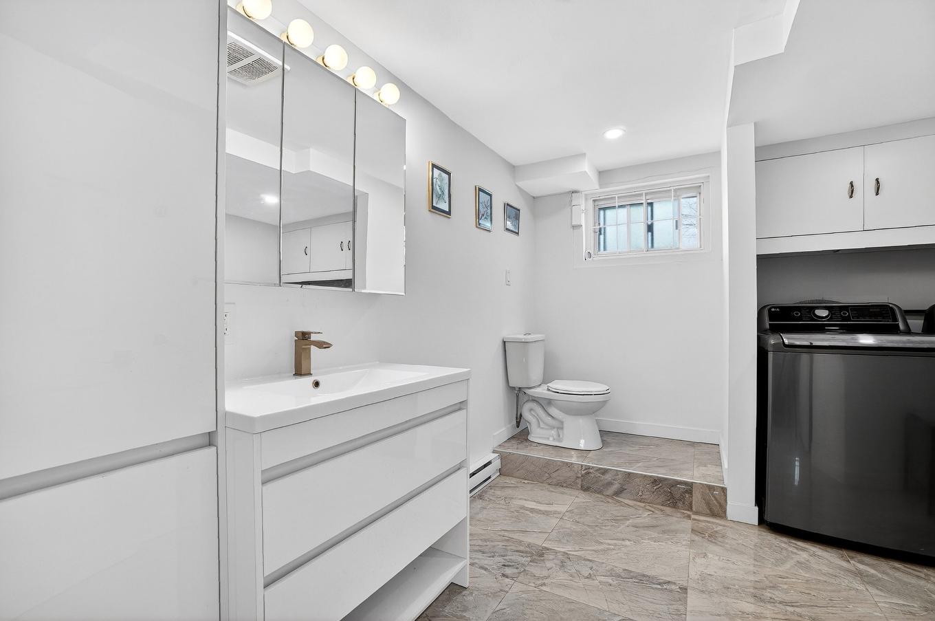 Salle de bains - 918 Rue Ouimet, Terrebonne (Terrebonne), QC - Indoor Photo Showing Bathroom