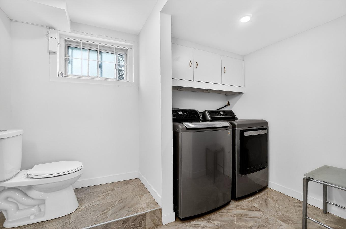 Salle de lavage - 918 Rue Ouimet, Terrebonne (Terrebonne), QC - Indoor Photo Showing Laundry Room