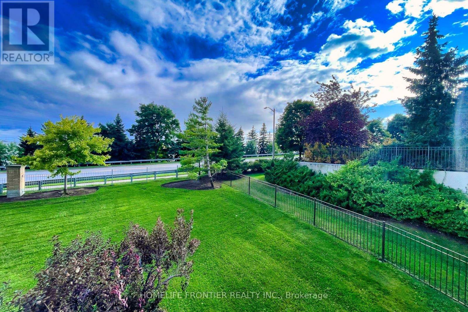 210 - 23 Oneida Crescent, Richmond Hill, ON - Outdoor With View