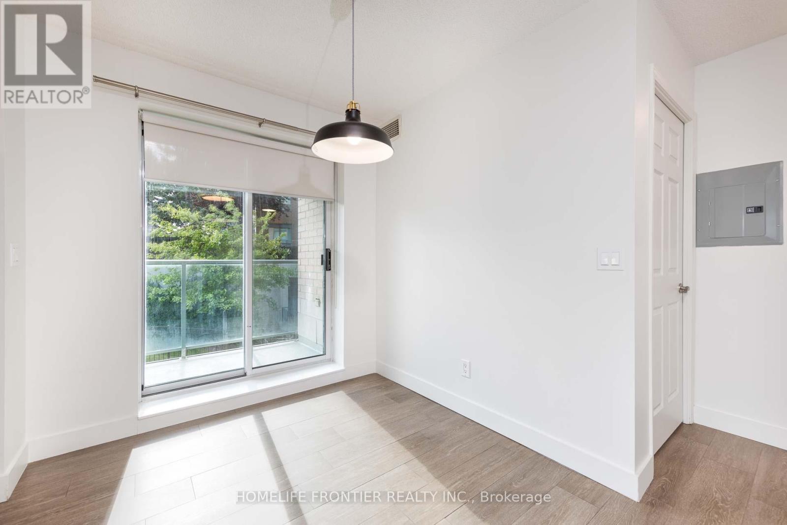 210 - 23 Oneida Crescent, Richmond Hill, ON - Indoor Photo Showing Other Room