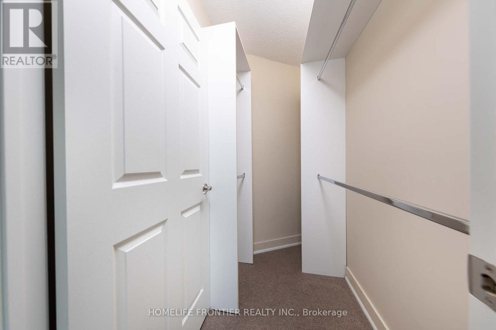 210 - 23 Oneida Crescent, Richmond Hill, ON - Indoor Photo Showing Other Room