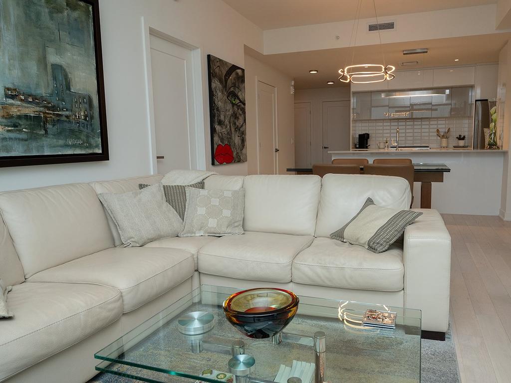 Living room - 402-151 Rue De La Rotonde, Montréal (Verdun/Île-Des-Soeurs), QC - Indoor Photo Showing Living Room