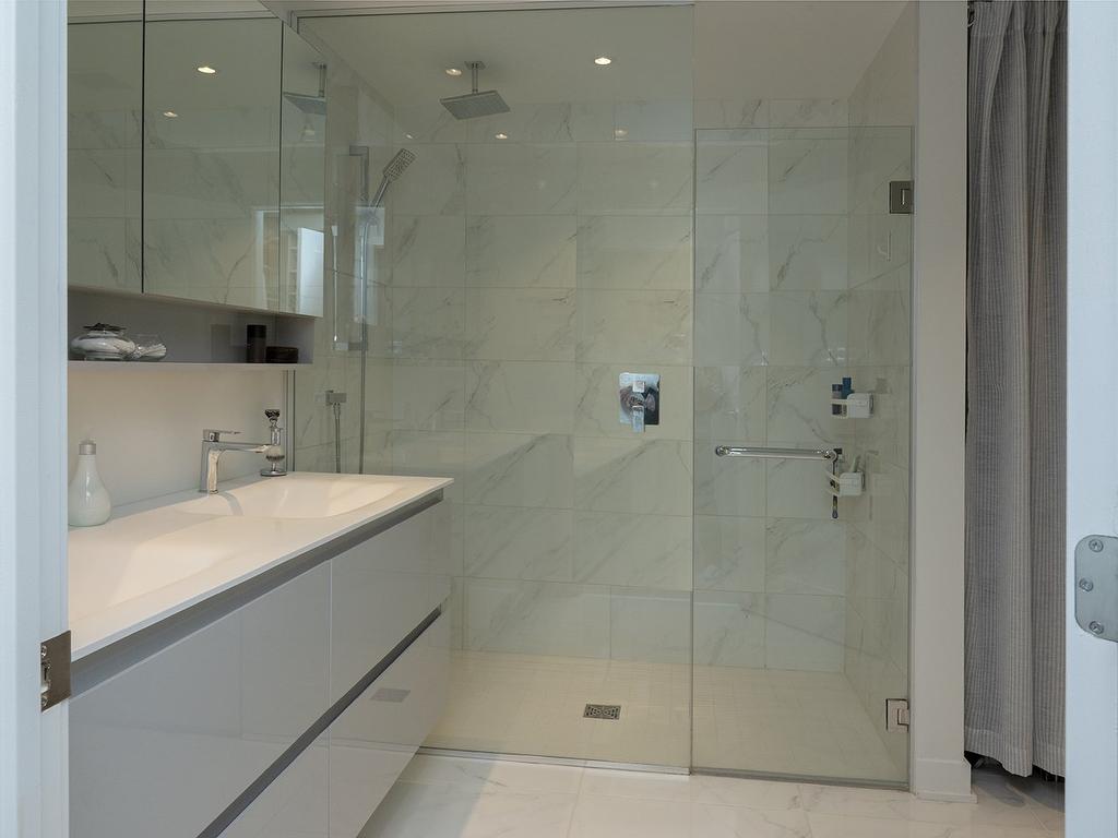 Ensuite bathroom - 402-151 Rue De La Rotonde, Montréal (Verdun/Île-Des-Soeurs), QC - Indoor Photo Showing Bathroom