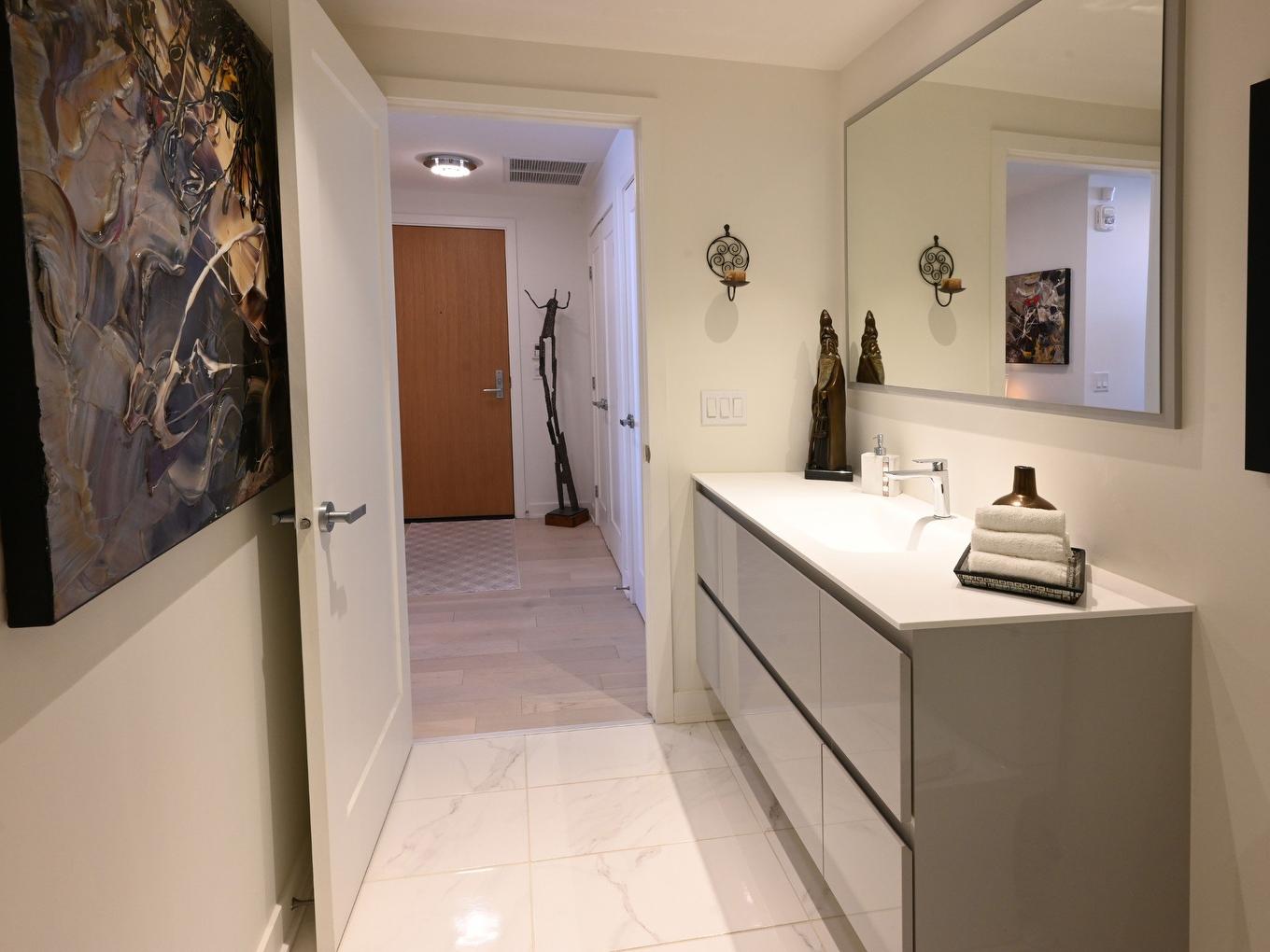 Bathroom - 402-151 Rue De La Rotonde, Montréal (Verdun/Île-Des-Soeurs), QC - Indoor Photo Showing Other Room