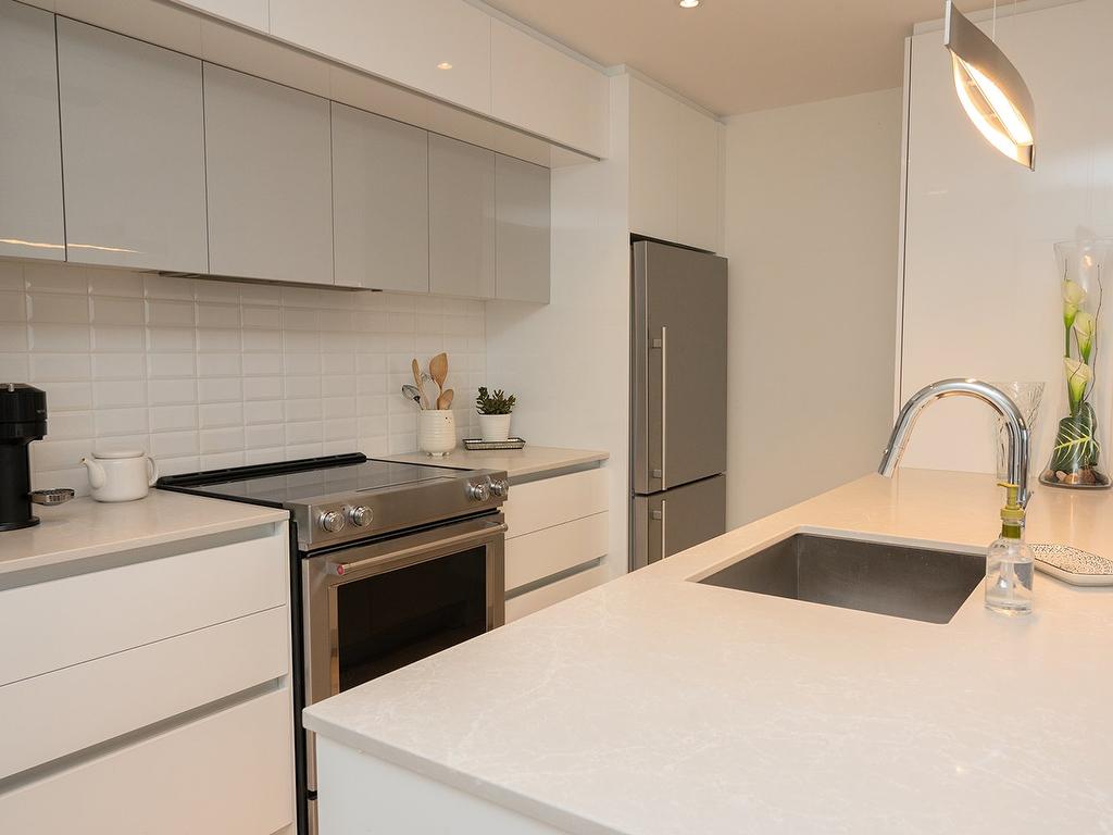 Kitchen - 402-151 Rue De La Rotonde, Montréal (Verdun/Île-Des-Soeurs), QC - Indoor Photo Showing Kitchen