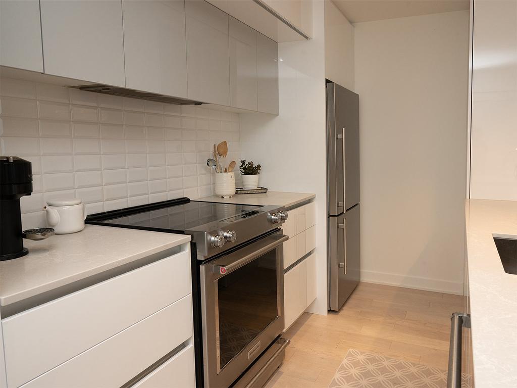 Kitchen - 402-151 Rue De La Rotonde, Montréal (Verdun/Île-Des-Soeurs), QC - Indoor Photo Showing Kitchen