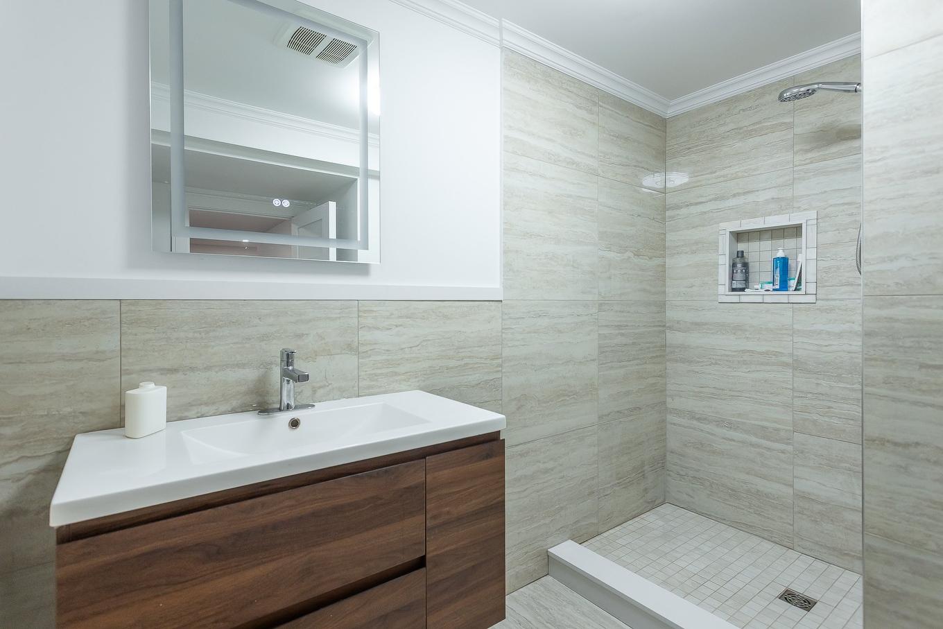 Bathroom - 111 Rue Jean-Paul-Lemieux, Notre-Dame-De-L'Île-Perrot, QC - Indoor Photo Showing Bathroom