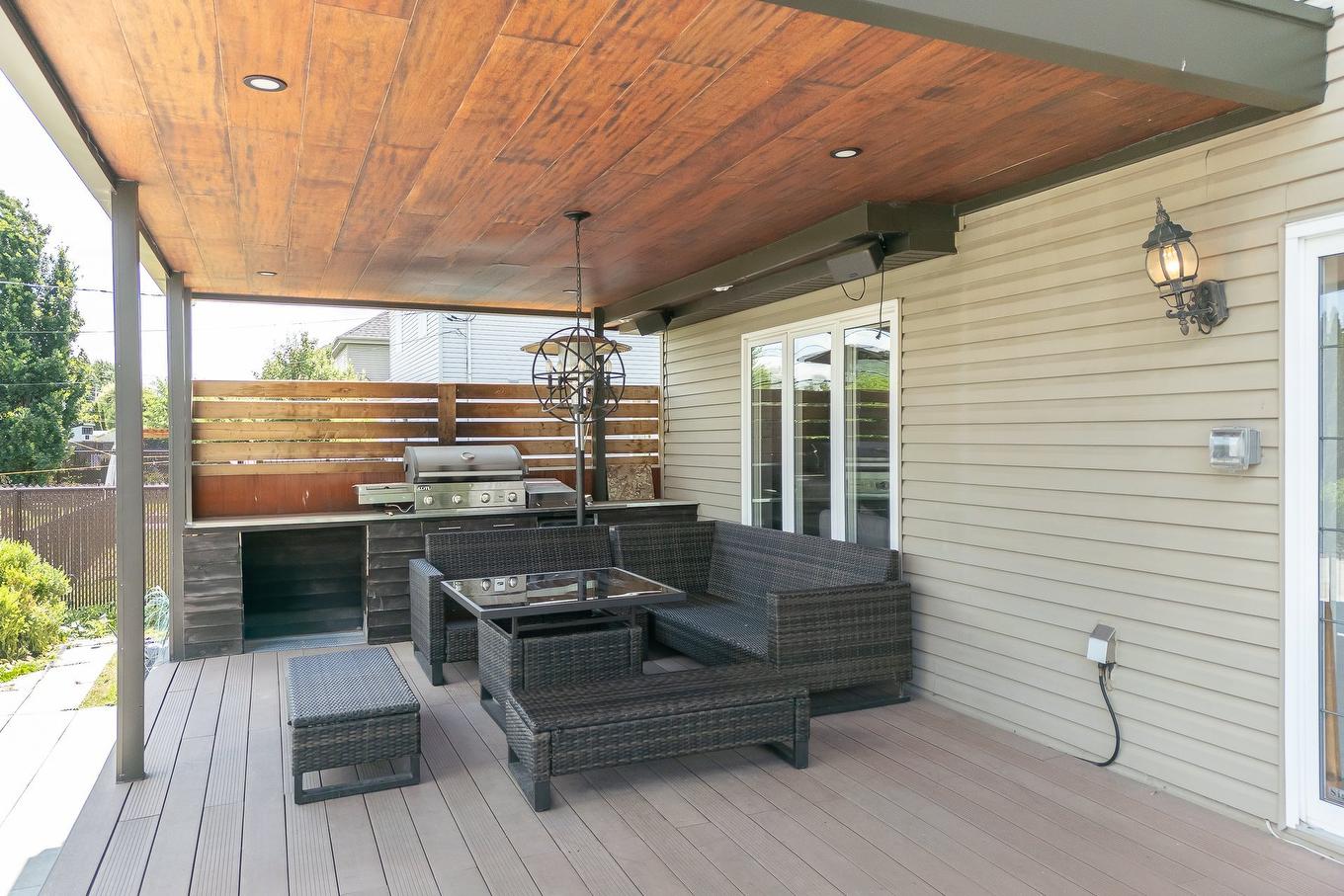 Patio - 111 Rue Jean-Paul-Lemieux, Notre-Dame-De-L'Île-Perrot, QC - Outdoor With Deck Patio Veranda With Exterior