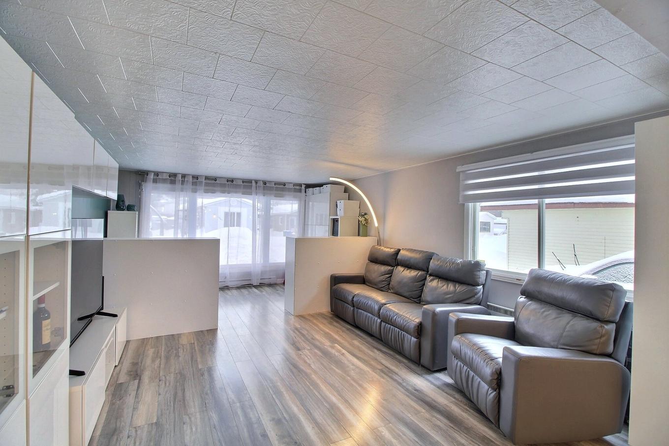 Salon - 1664 Rue Bellevue, Val-D'Or, QC - Indoor Photo Showing Living Room