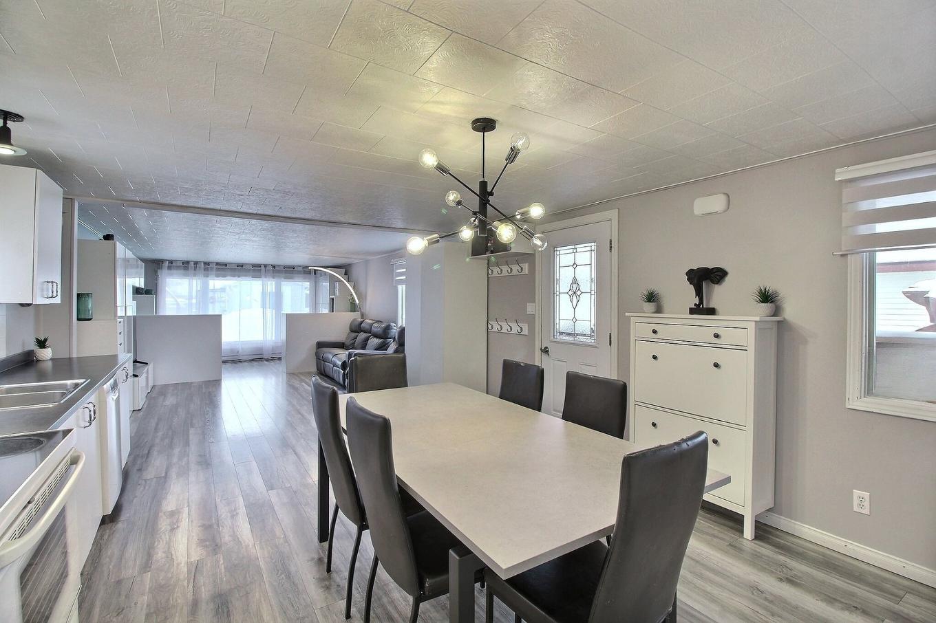 Vue d'ensemble - 1664 Rue Bellevue, Val-D'Or, QC - Indoor Photo Showing Other Room