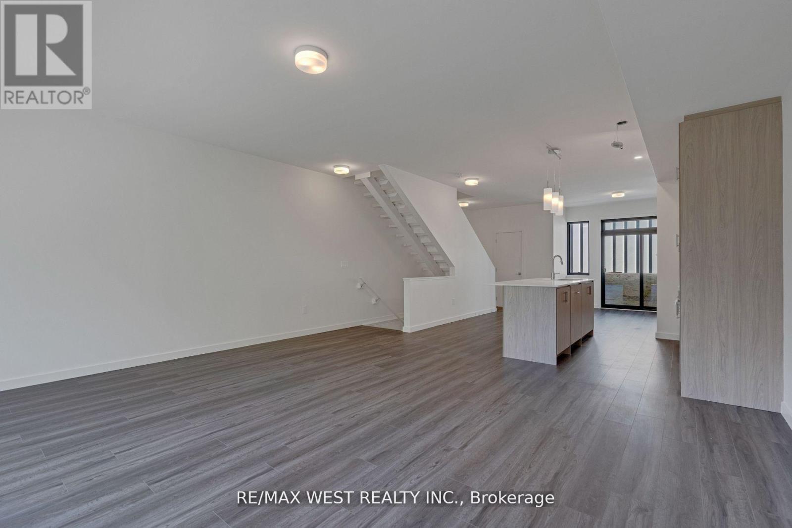 10 Rainwater Lane, Barrie, ON - Indoor Photo Showing Other Room