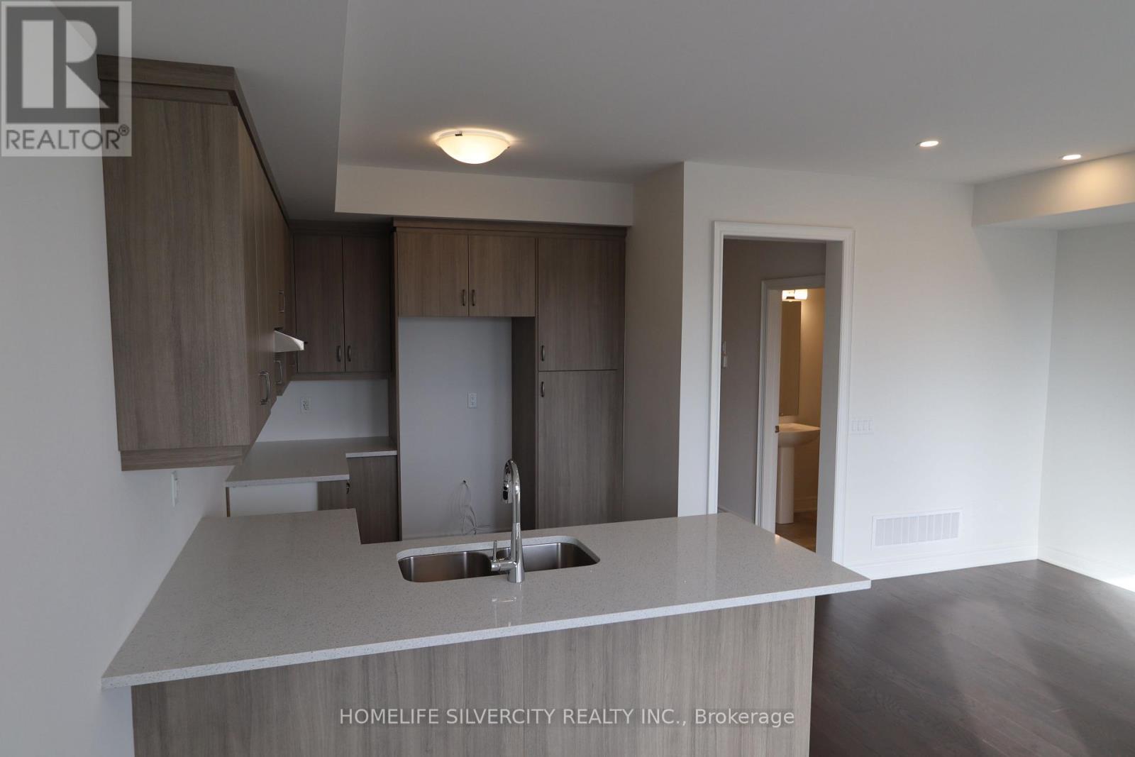 142 Falby Rd Road, Brampton, ON - Indoor Photo Showing Kitchen