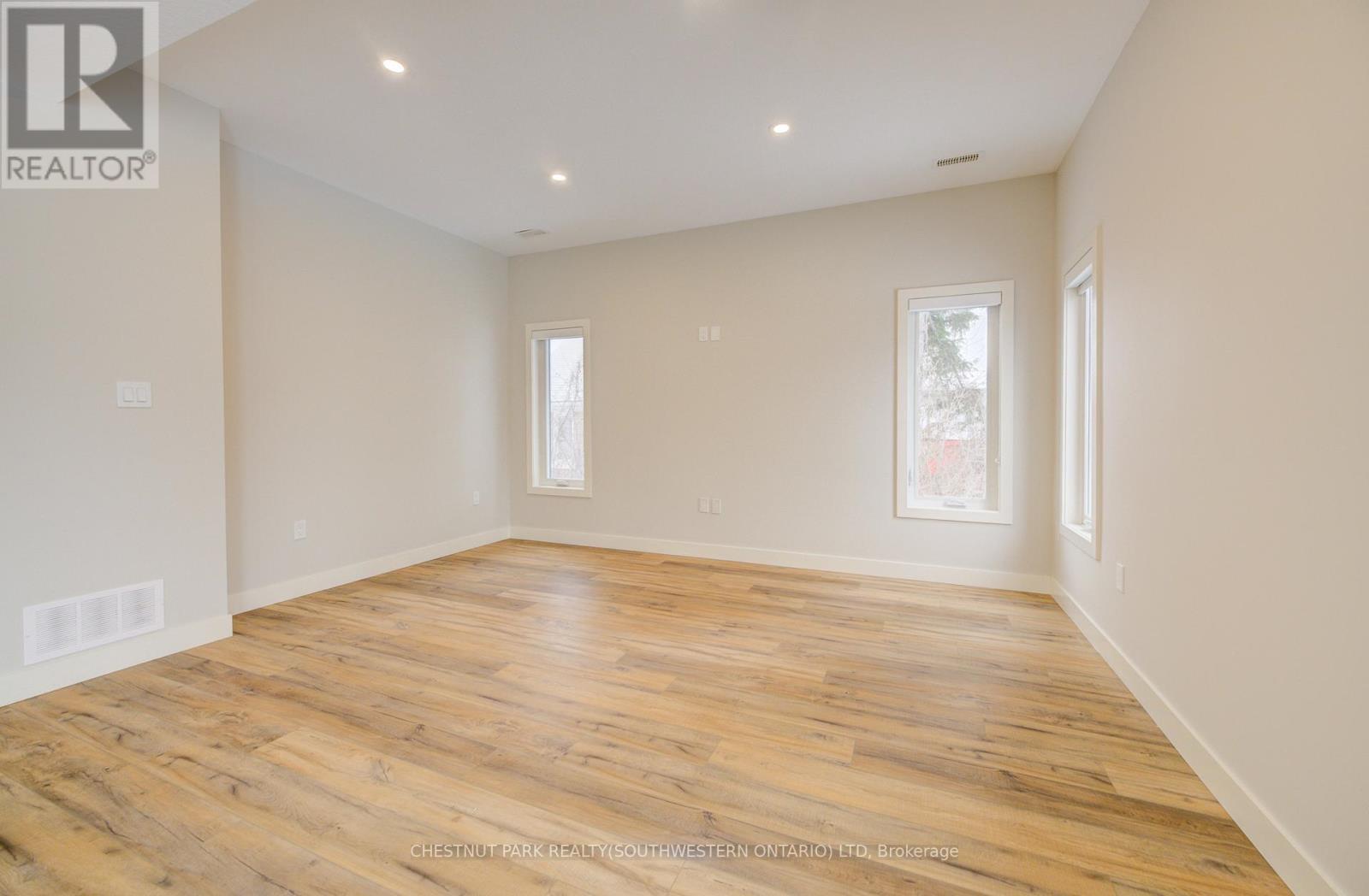 A - 33 Second Avenue, Kitchener, ON - Indoor Photo Showing Other Room
