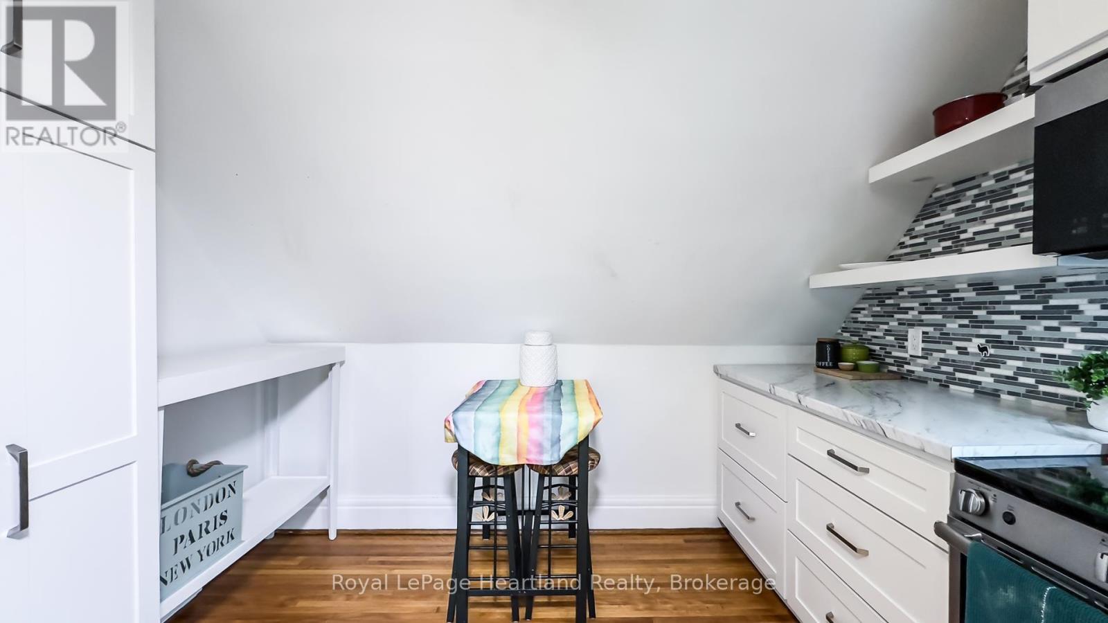 132 Elgin Avenue E, Goderich (Goderich (Town)), ON - Indoor