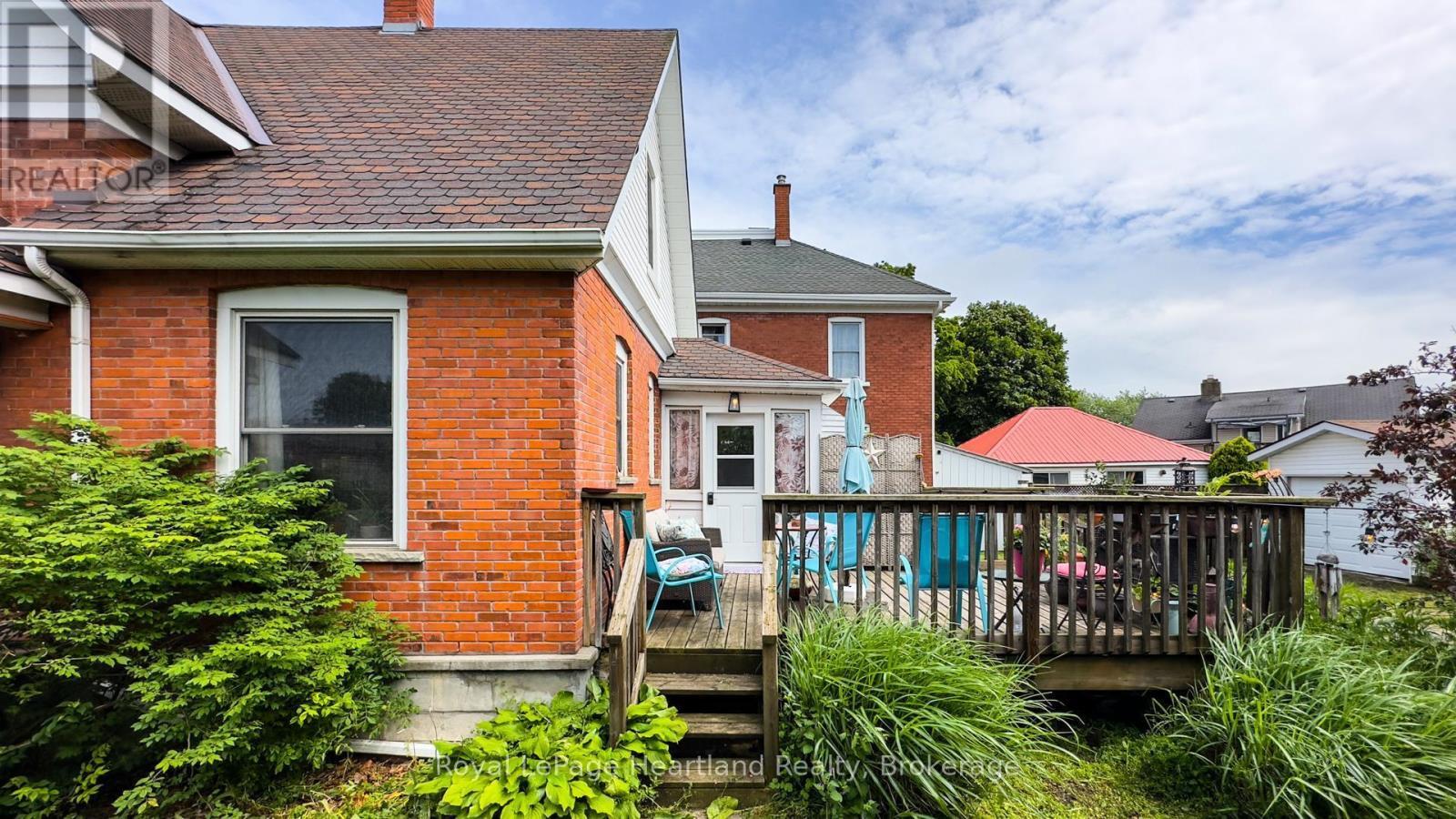 132 Elgin Avenue E, Goderich (Goderich (Town)), ON - Outdoor With Exterior