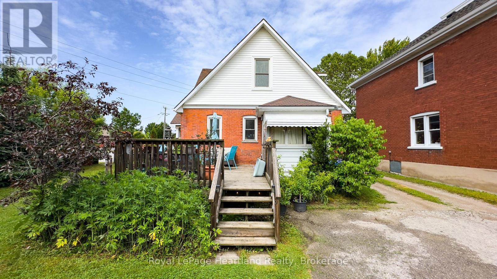 132 Elgin Avenue E, Goderich (Goderich (Town)), ON - Outdoor