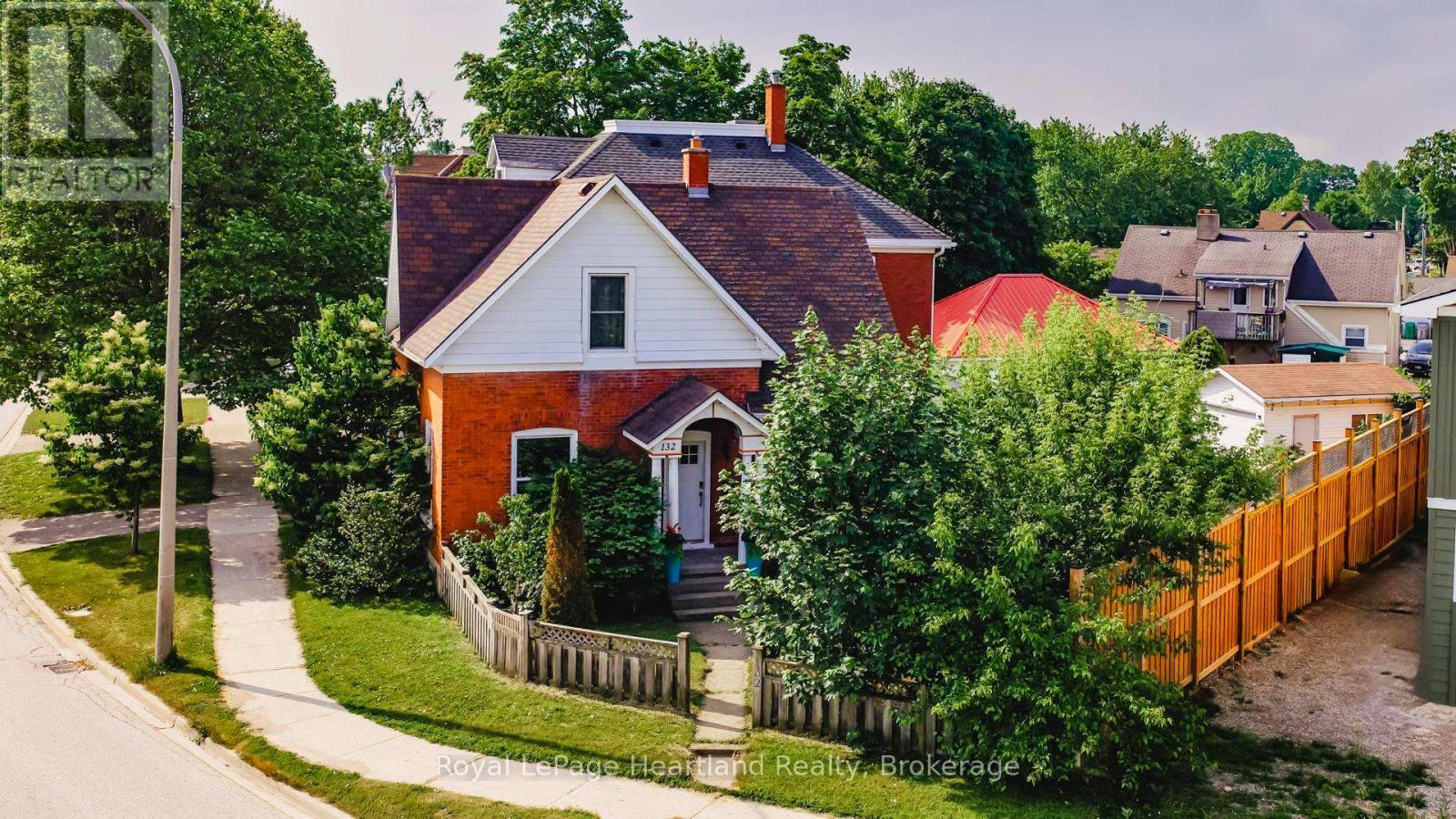 132 Elgin Avenue E, Goderich (Goderich (Town)), ON - Outdoor