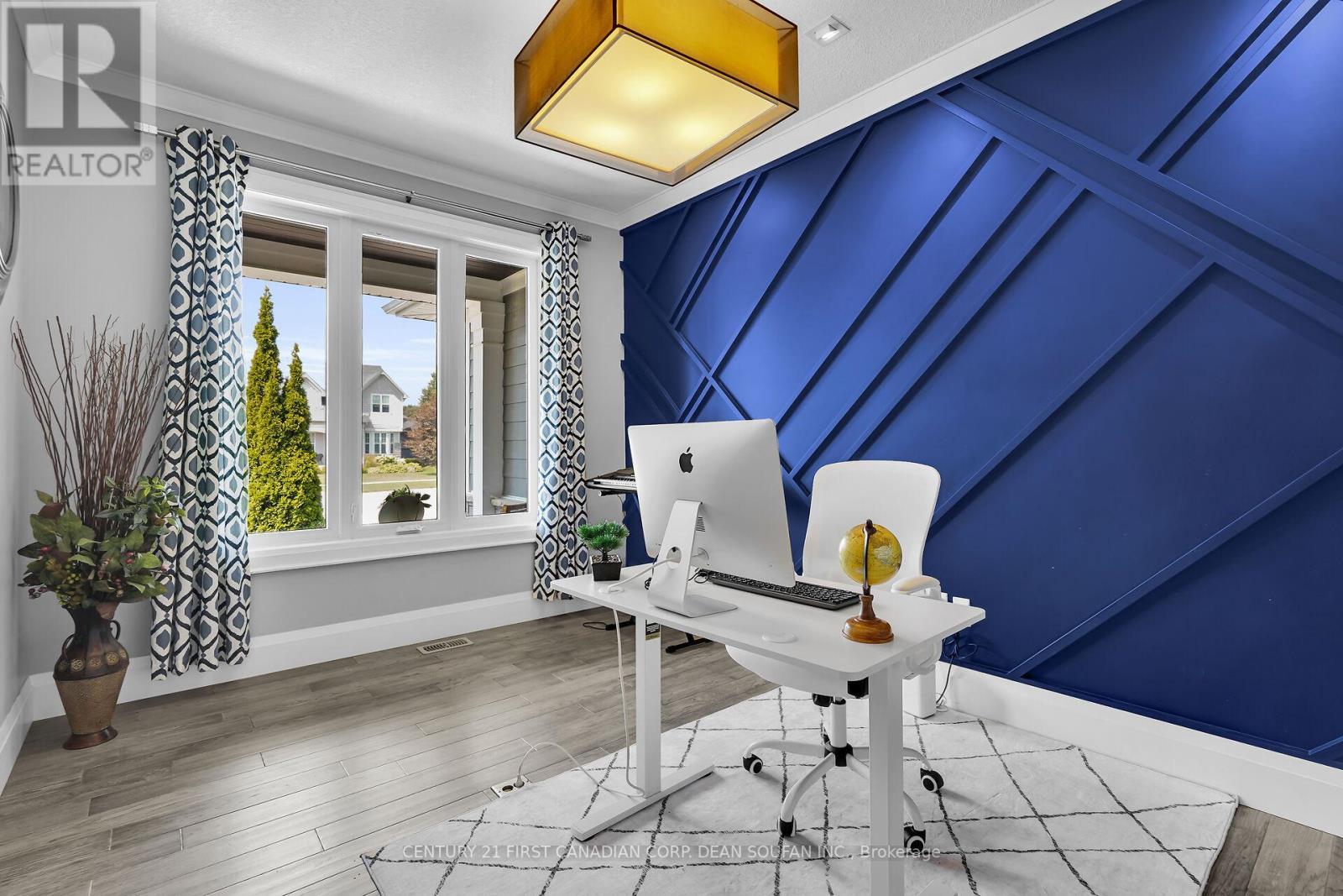 405 Darcy Drive, Strathroy-Caradoc (Ne), ON - Outdoor With Deck Patio Veranda