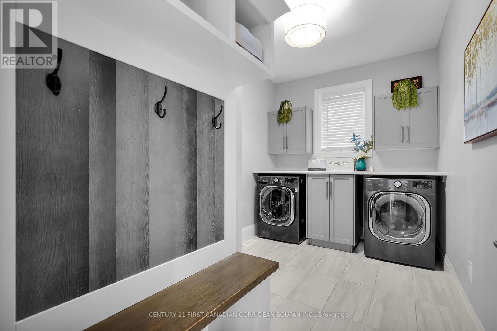 405 Darcy Drive, Strathroy-Caradoc (Ne), ON - Indoor Photo Showing Laundry Room