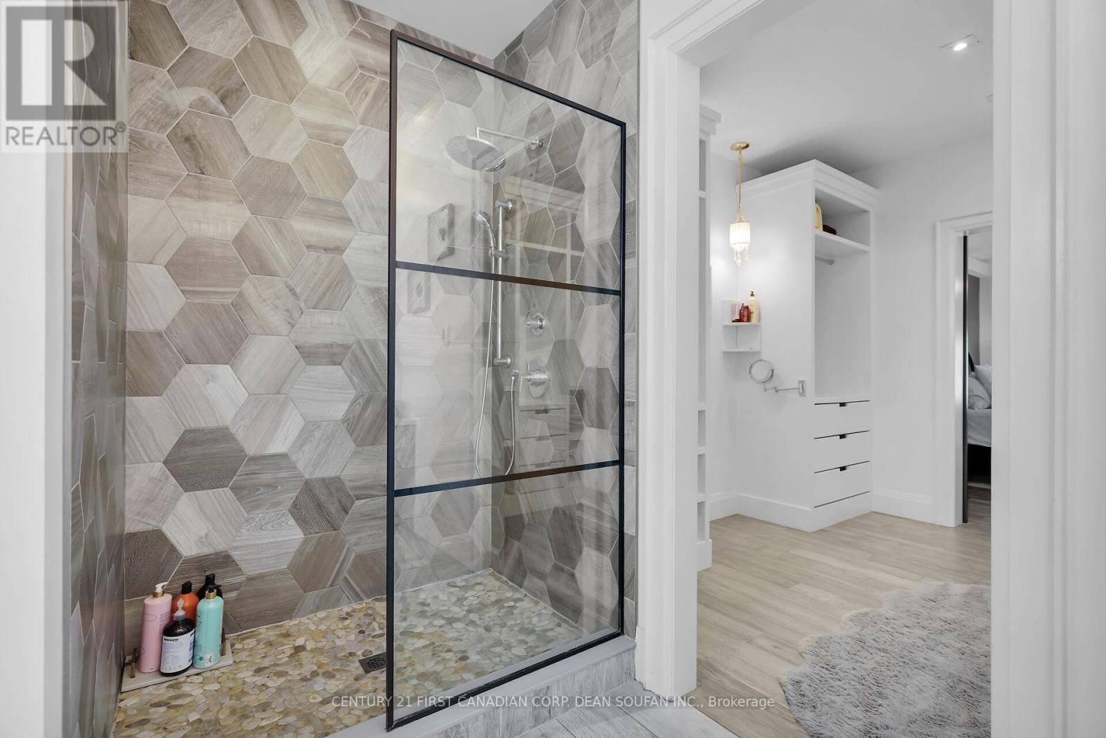 405 Darcy Drive, Strathroy-Caradoc (Ne), ON - Indoor Photo Showing Bathroom