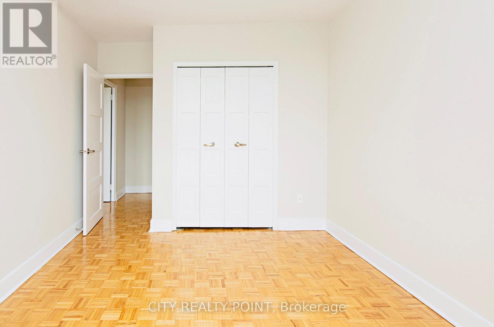 201 - 10 Shallmar Boulevard, Toronto, ON - Indoor Photo Showing Other Room