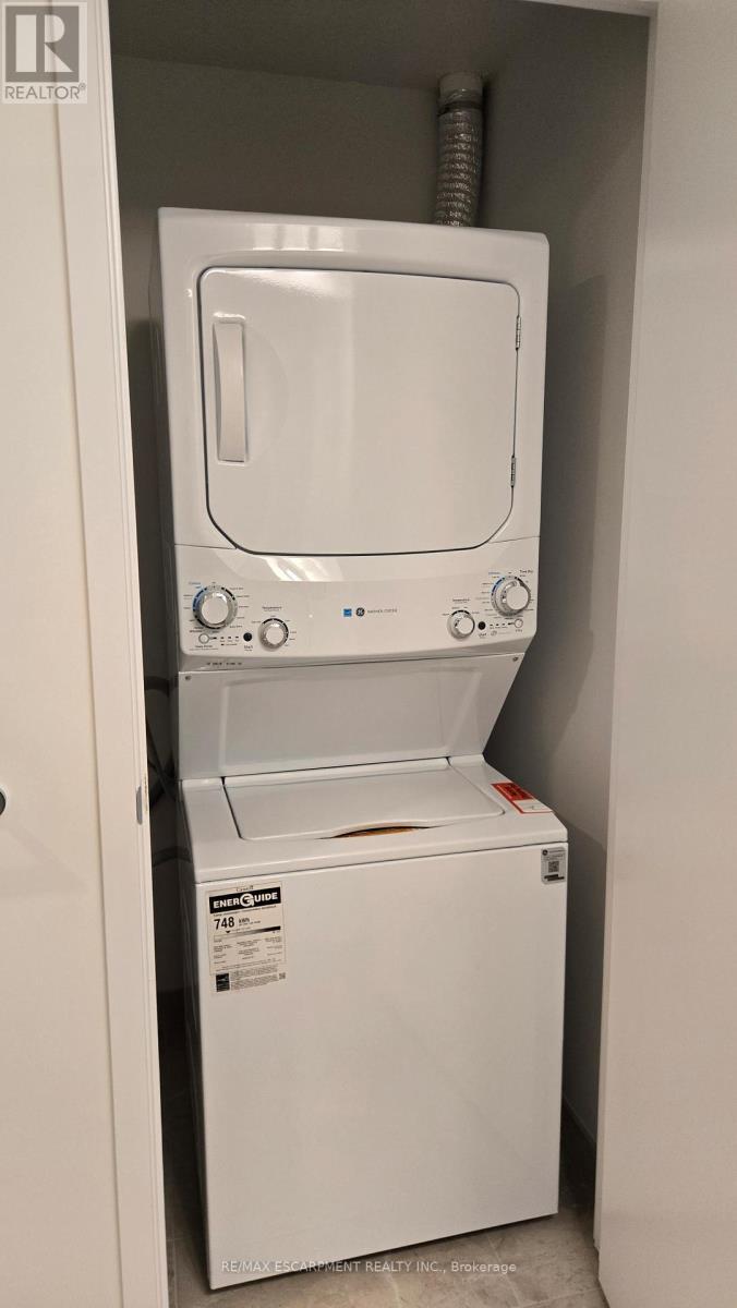 102 - 500 Plains Road E, Burlington, ON - Indoor Photo Showing Laundry Room