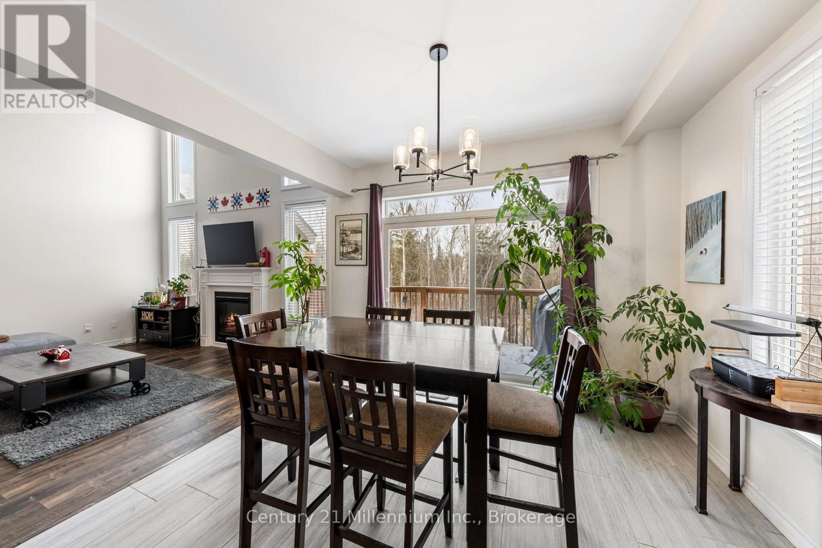 117 Allegra Drive, Wasaga Beach, ON - Indoor Photo Showing Dining Room