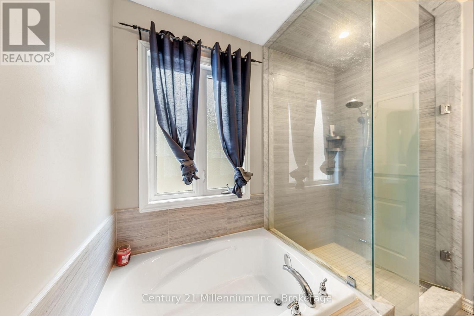117 Allegra Drive, Wasaga Beach, ON - Indoor Photo Showing Bathroom