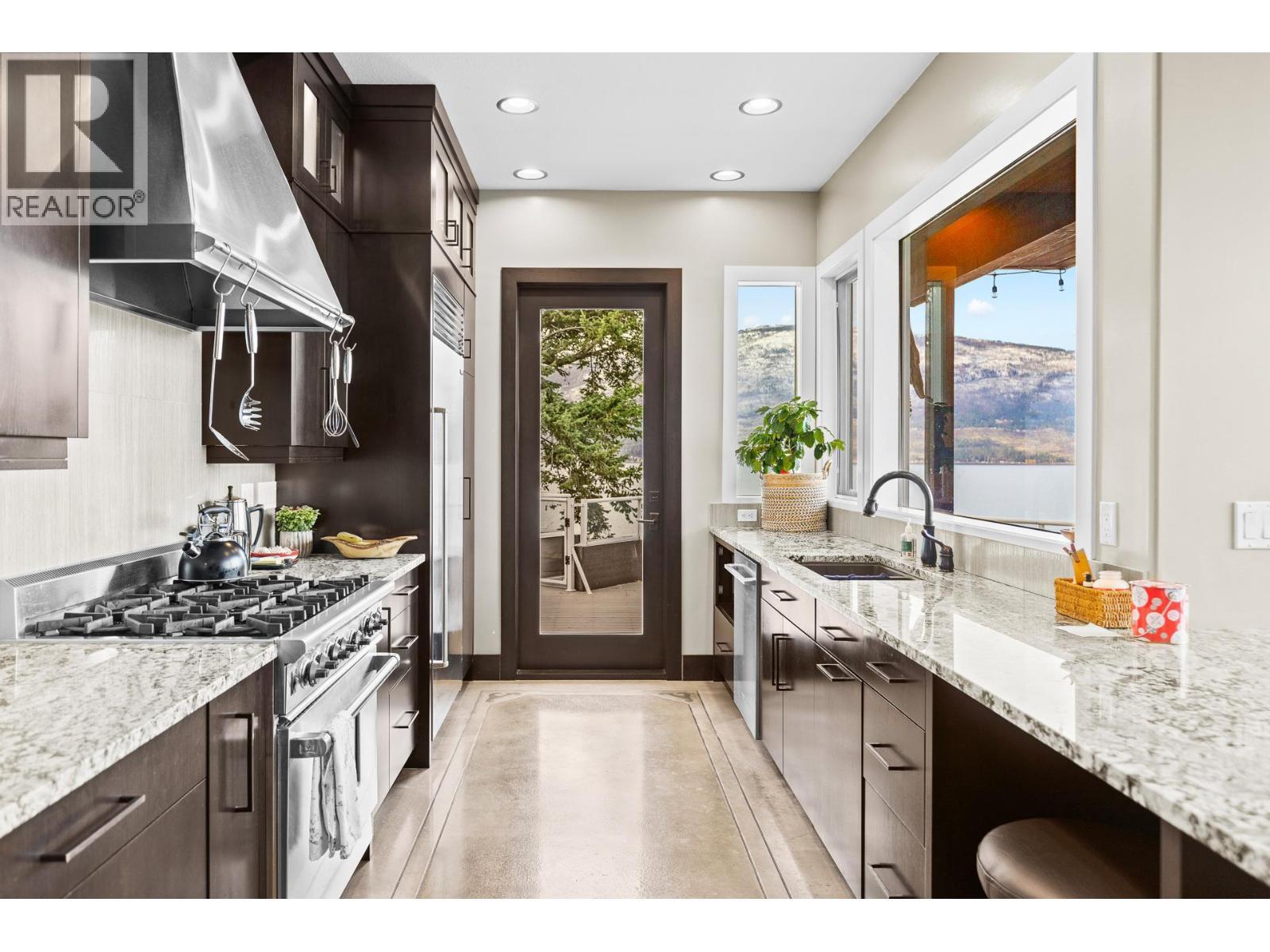 9900 Eastside Road Unit# 3, Vernon, BC - Indoor Photo Showing Kitchen With Upgraded Kitchen