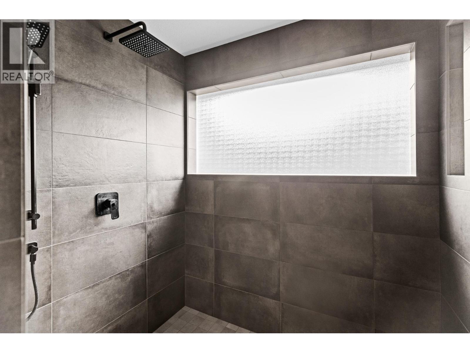 9900 Eastside Road Unit# 3, Vernon, BC - Indoor Photo Showing Bathroom