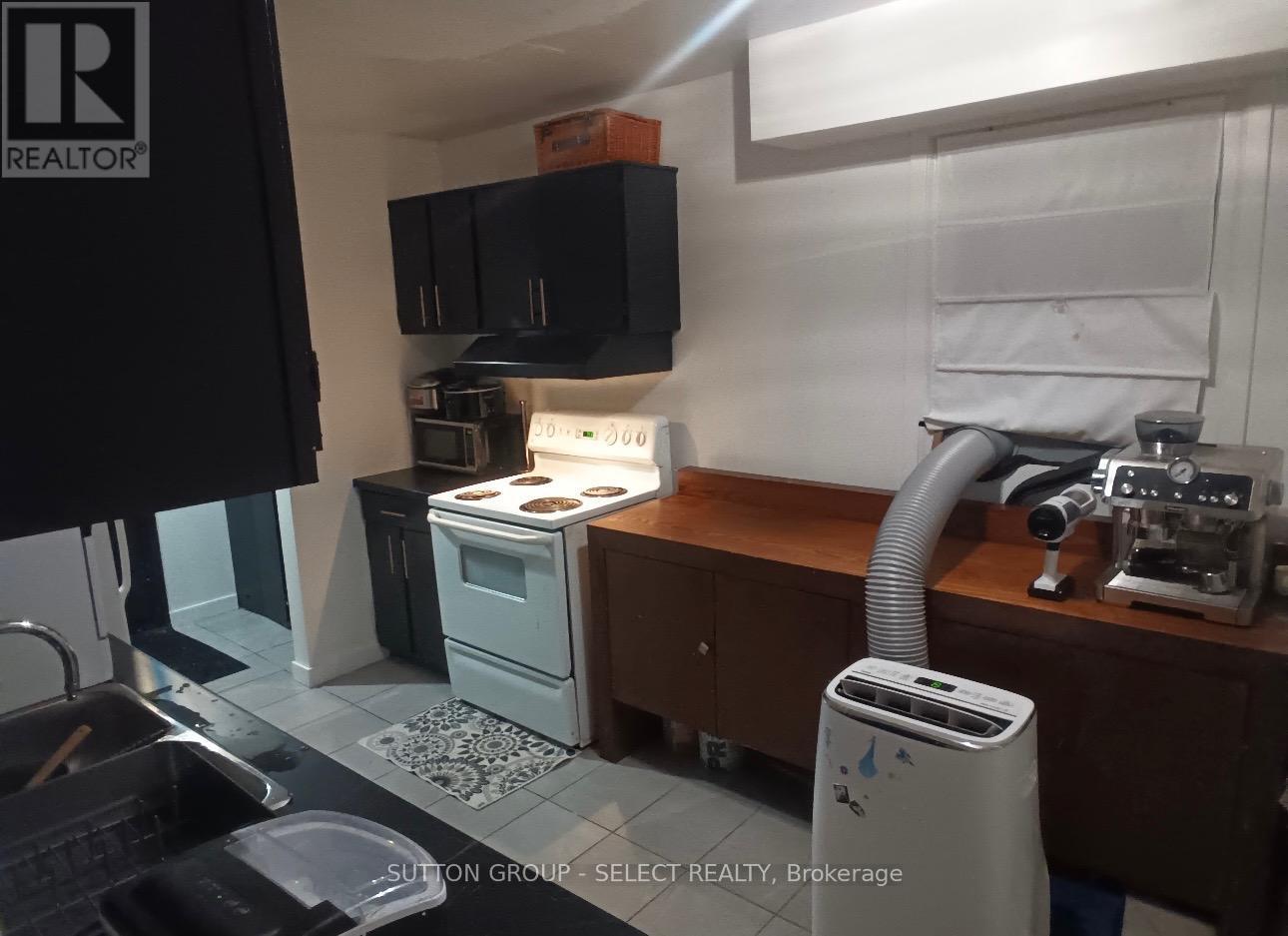 74 - 70 Fiddlers Green Road, London North (North P), ON - Indoor Photo Showing Kitchen