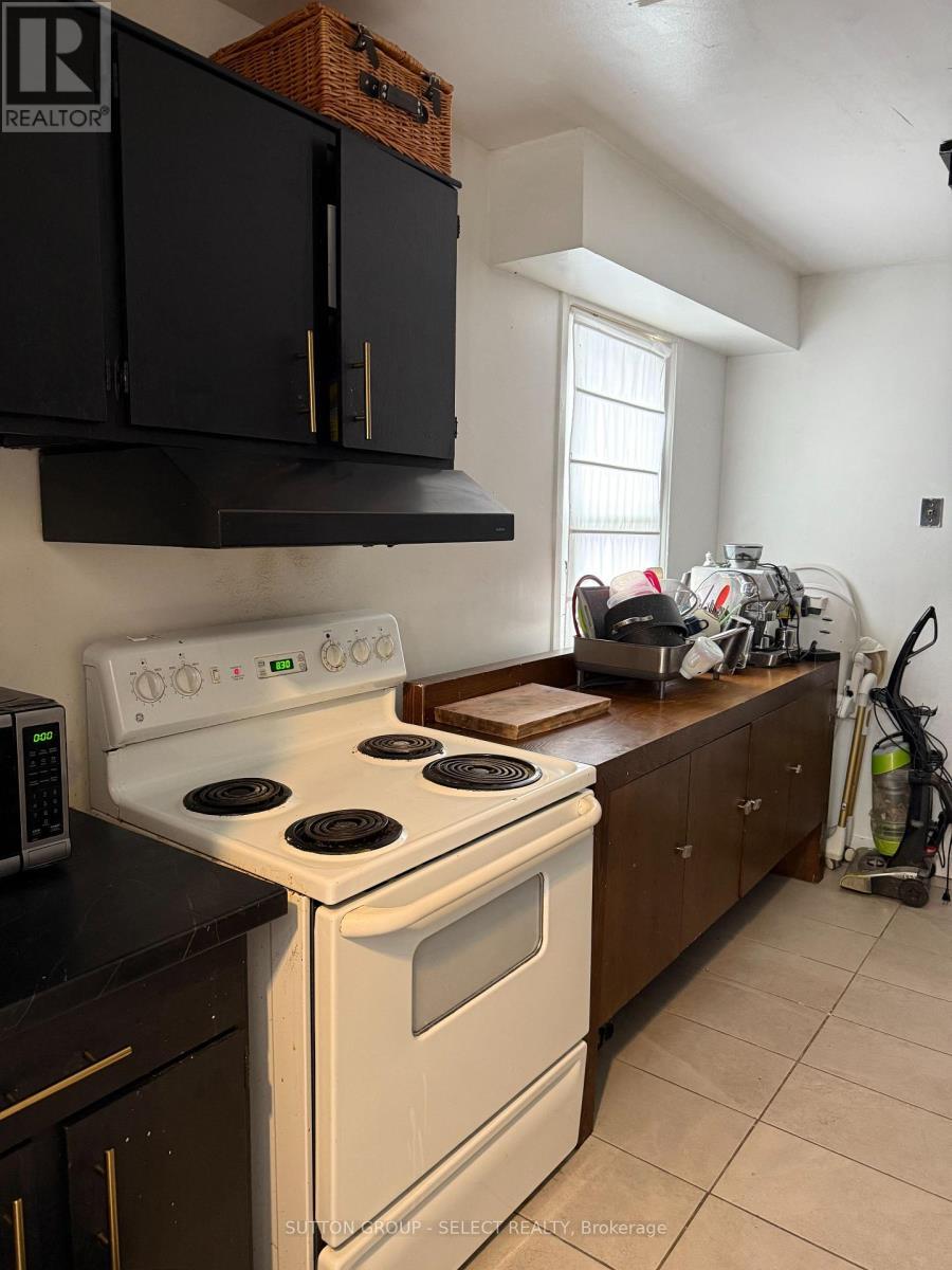 74 - 70 Fiddlers Green Road, London North (North P), ON - Indoor Photo Showing Kitchen