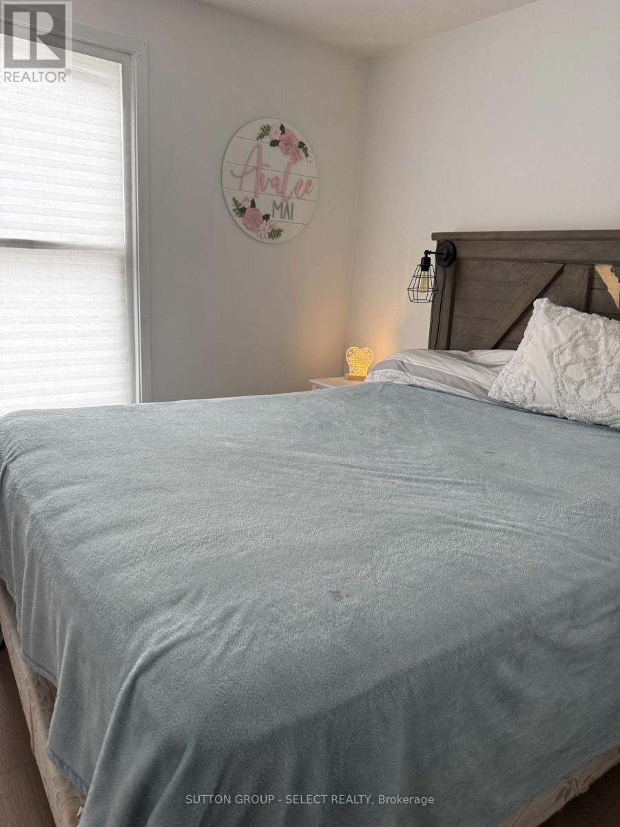 74 - 70 Fiddlers Green Road, London North (North P), ON - Indoor Photo Showing Bedroom