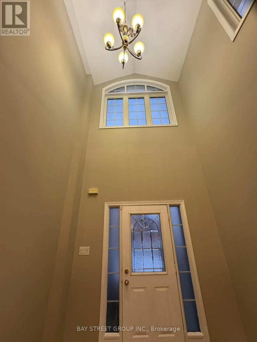 79 Ian Drive, Georgina, ON - Indoor Photo Showing Other Room