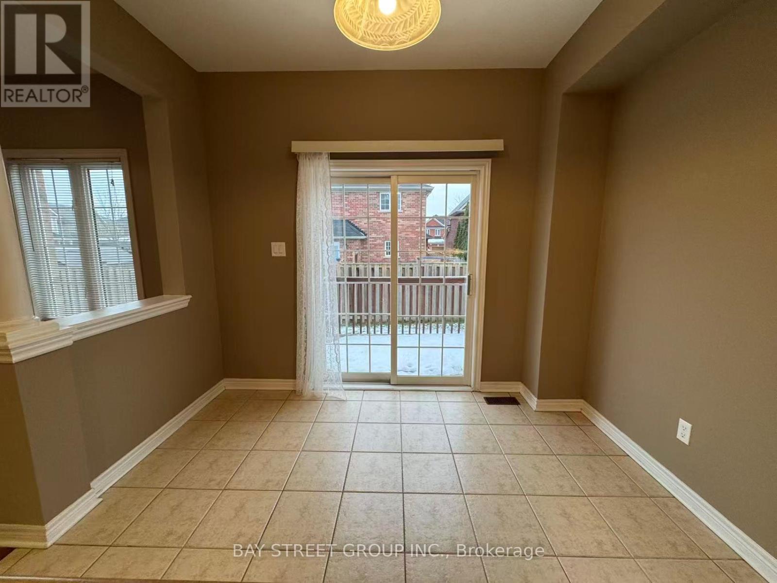 79 Ian Drive, Georgina, ON - Indoor Photo Showing Other Room