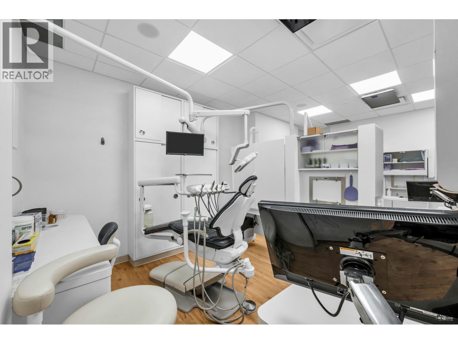 102 1048 Ridgeway Avenue, Coquitlam, BC