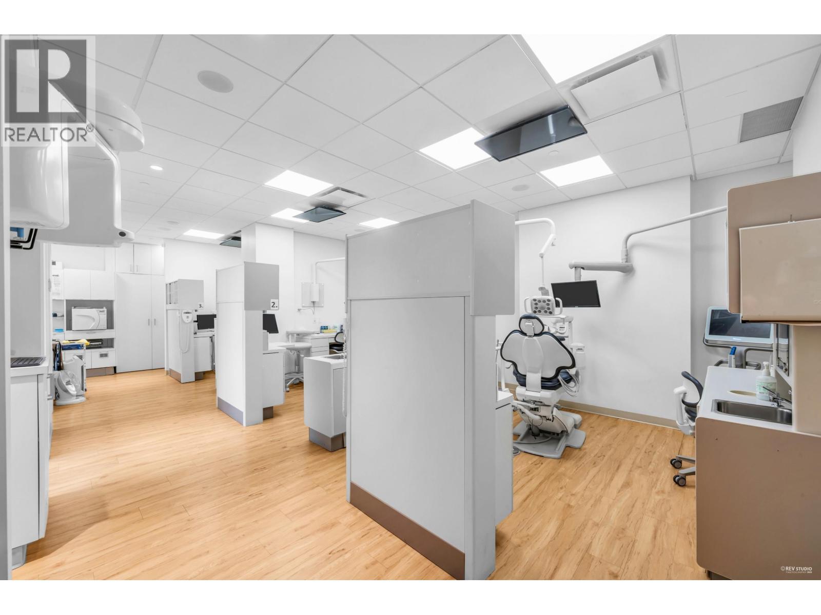 102 1048 Ridgeway Avenue, Coquitlam, BC