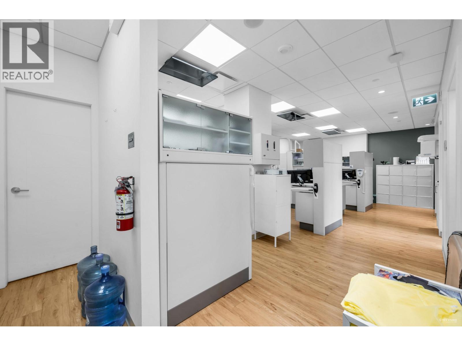 102 1048 Ridgeway Avenue, Coquitlam, BC