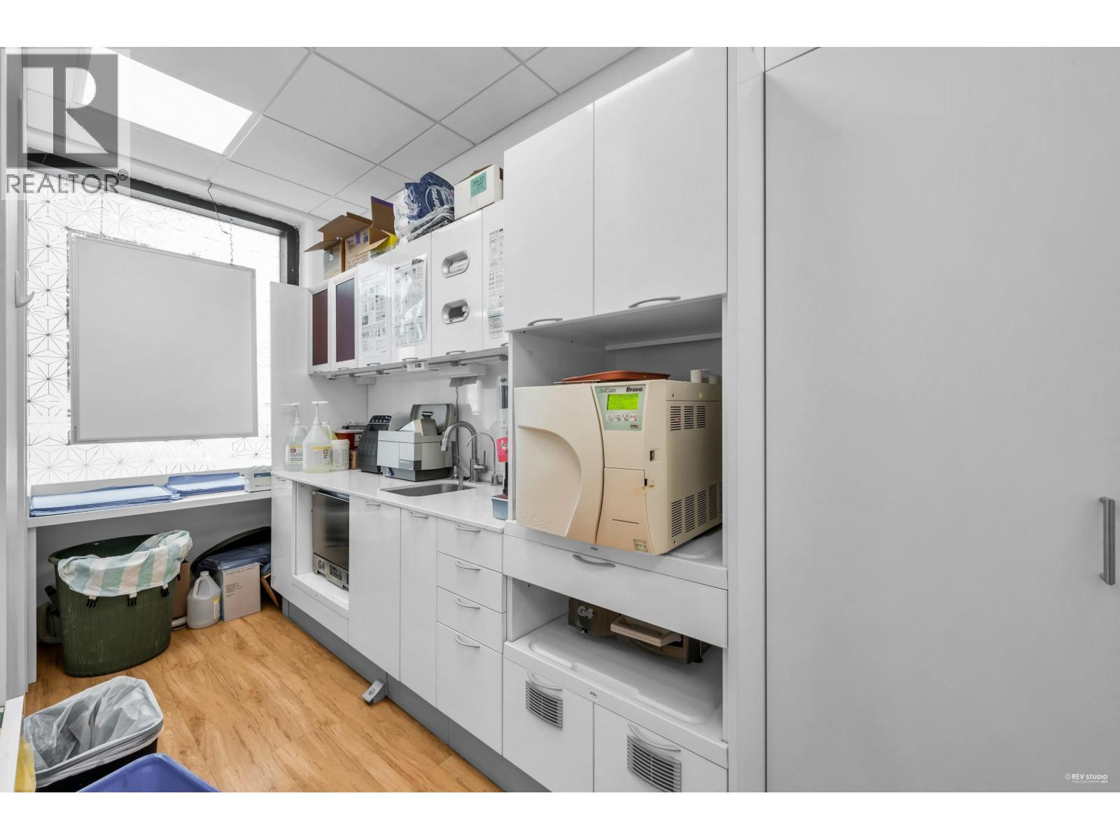 102 1048 Ridgeway Avenue, Coquitlam, BC