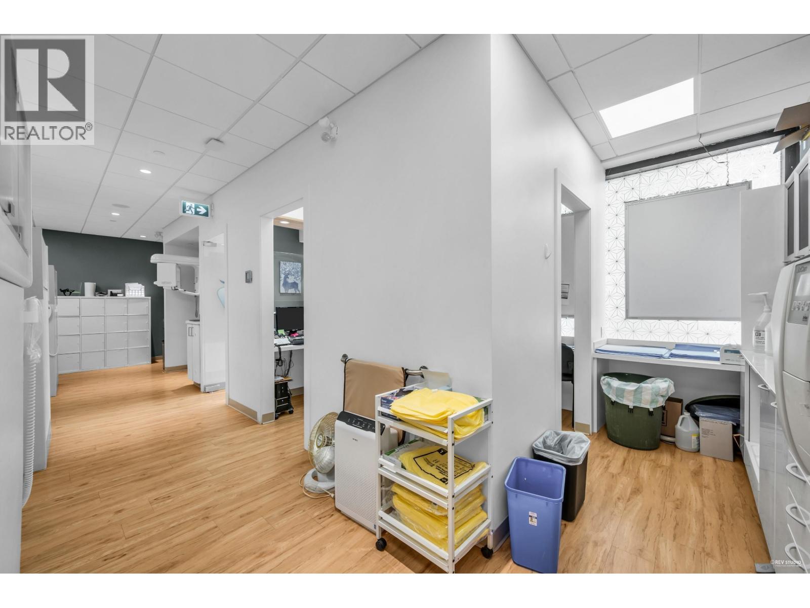 102 1048 Ridgeway Avenue, Coquitlam, BC