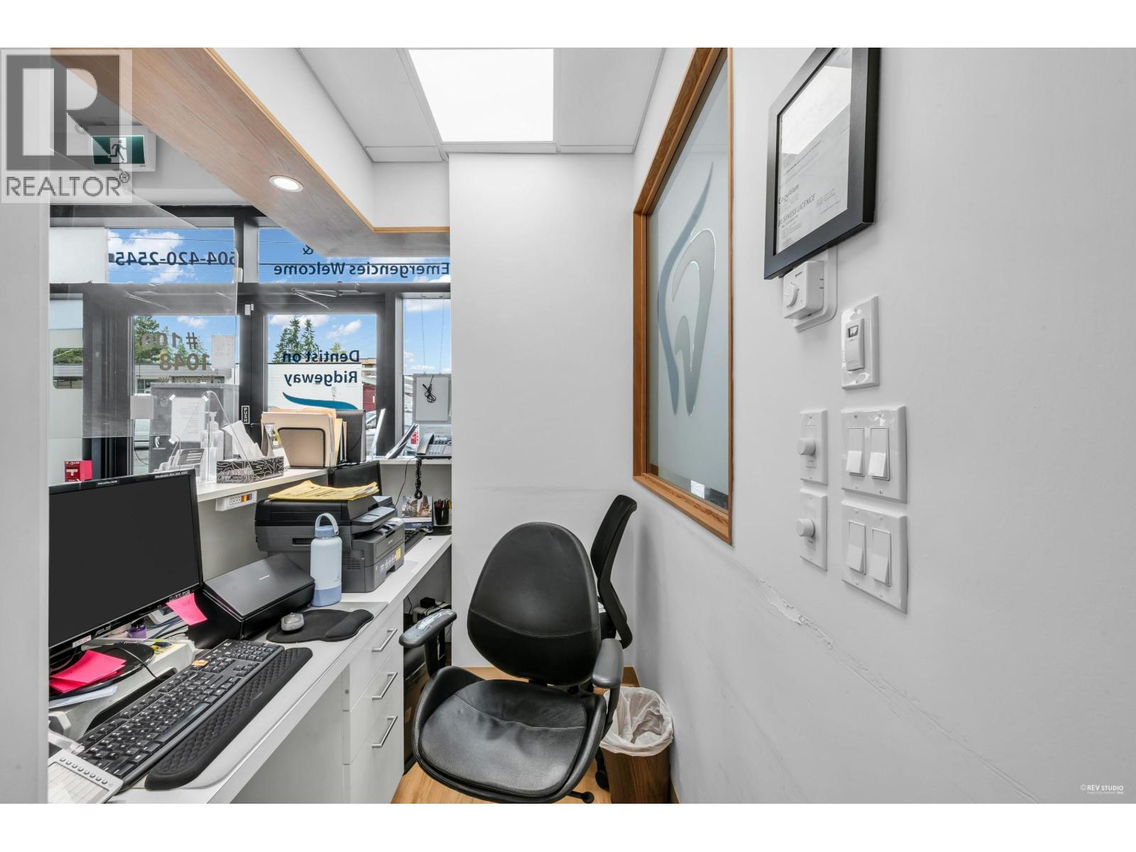 102 1048 Ridgeway Avenue, Coquitlam, BC