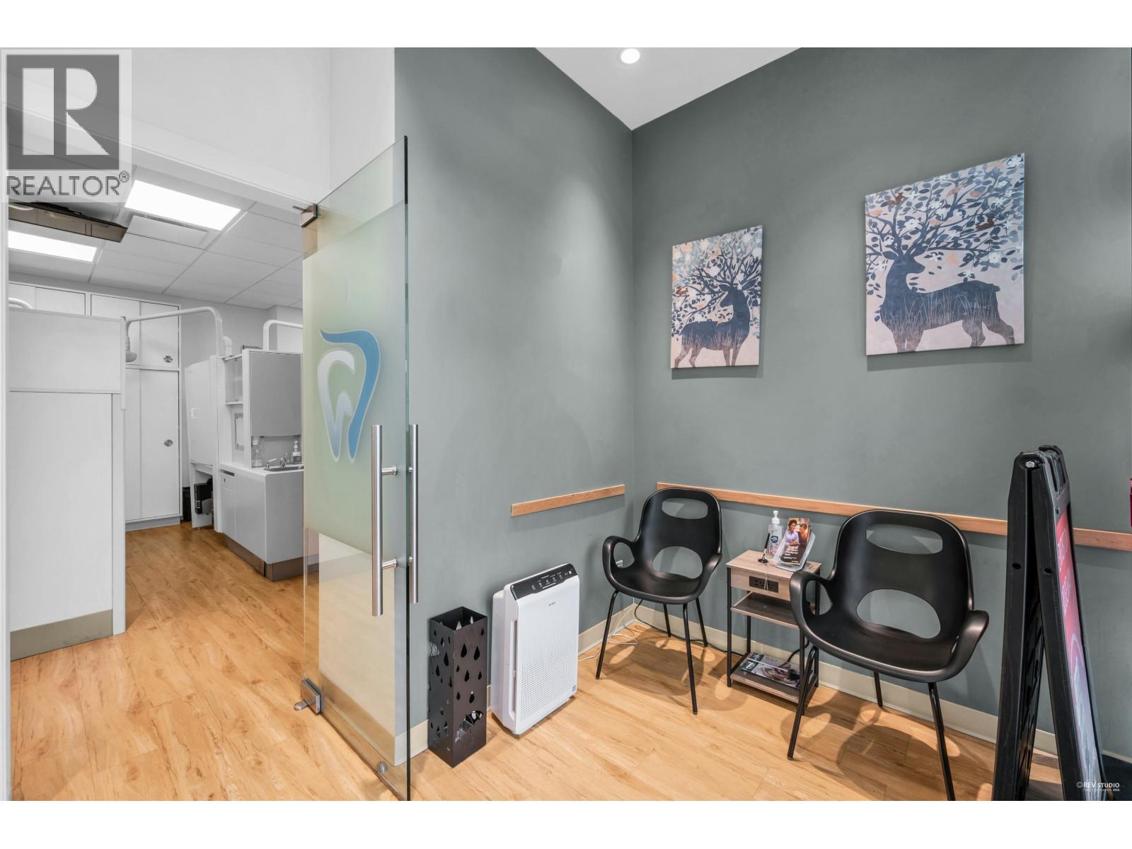 102 1048 Ridgeway Avenue, Coquitlam, BC